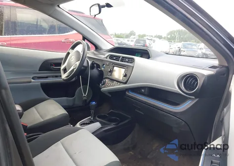 2012 Toyota Prius C Three from USA, damaged, VIN JTDKDTB37C1000808